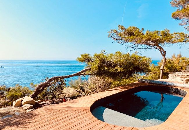 Maison à Carry-le-Rouet - Les pierres tombees