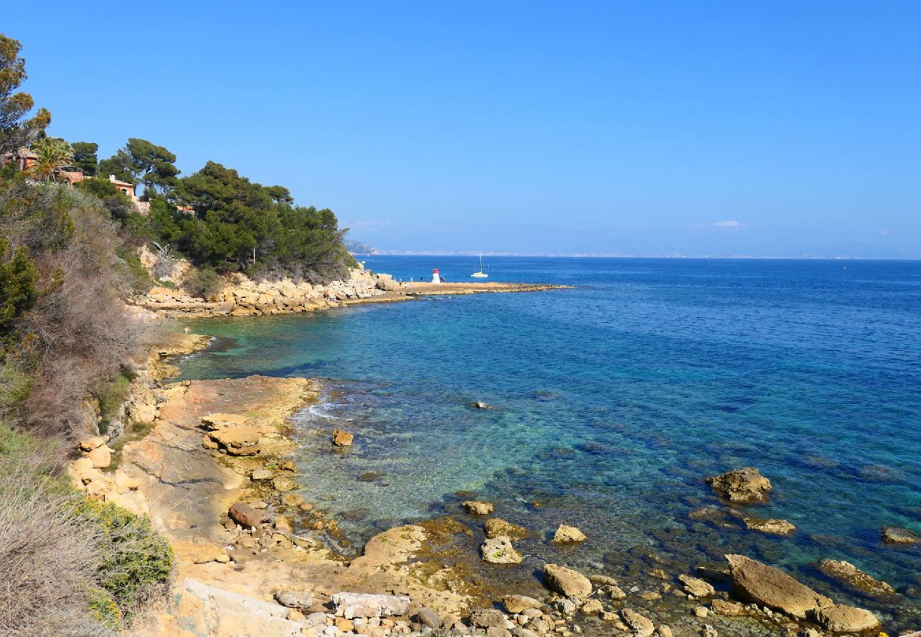 Maison à Carry-le-Rouet - Les pierres tombees