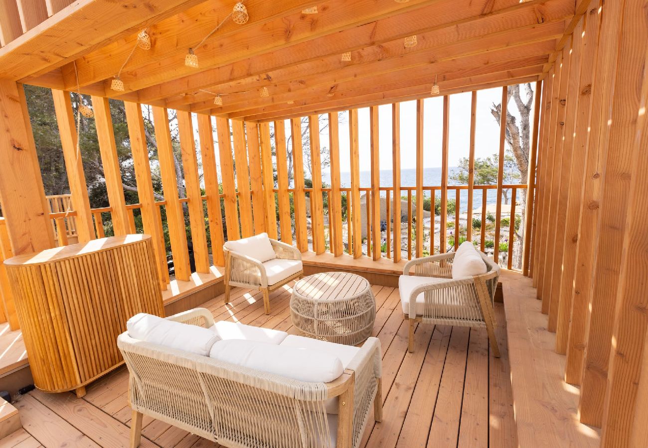 Maison à Carry-le-Rouet - Les pierres tombees